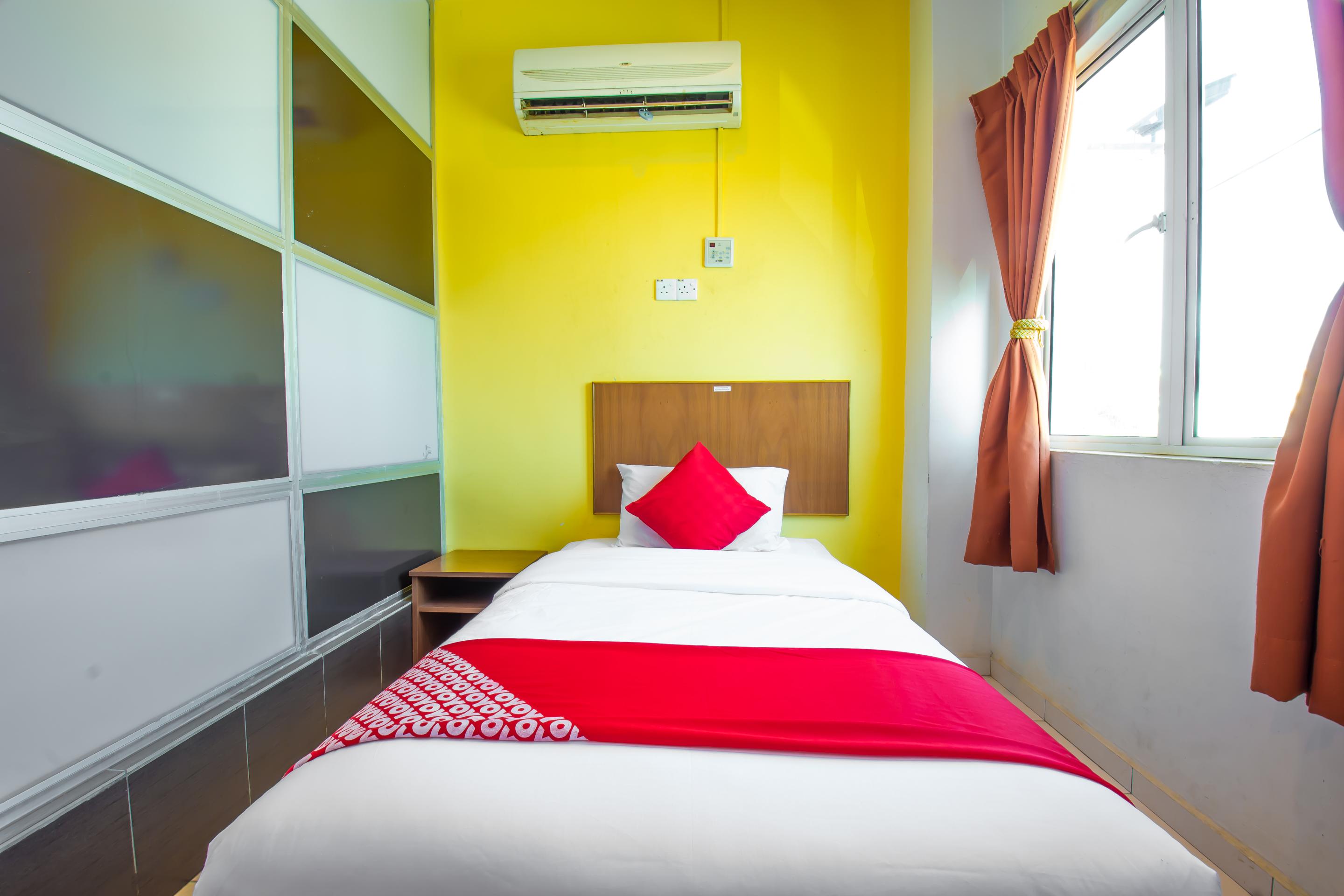 Oyo 582 Hotel Walk Inn Kampong Pasir Puteh  Eksteriør bilde