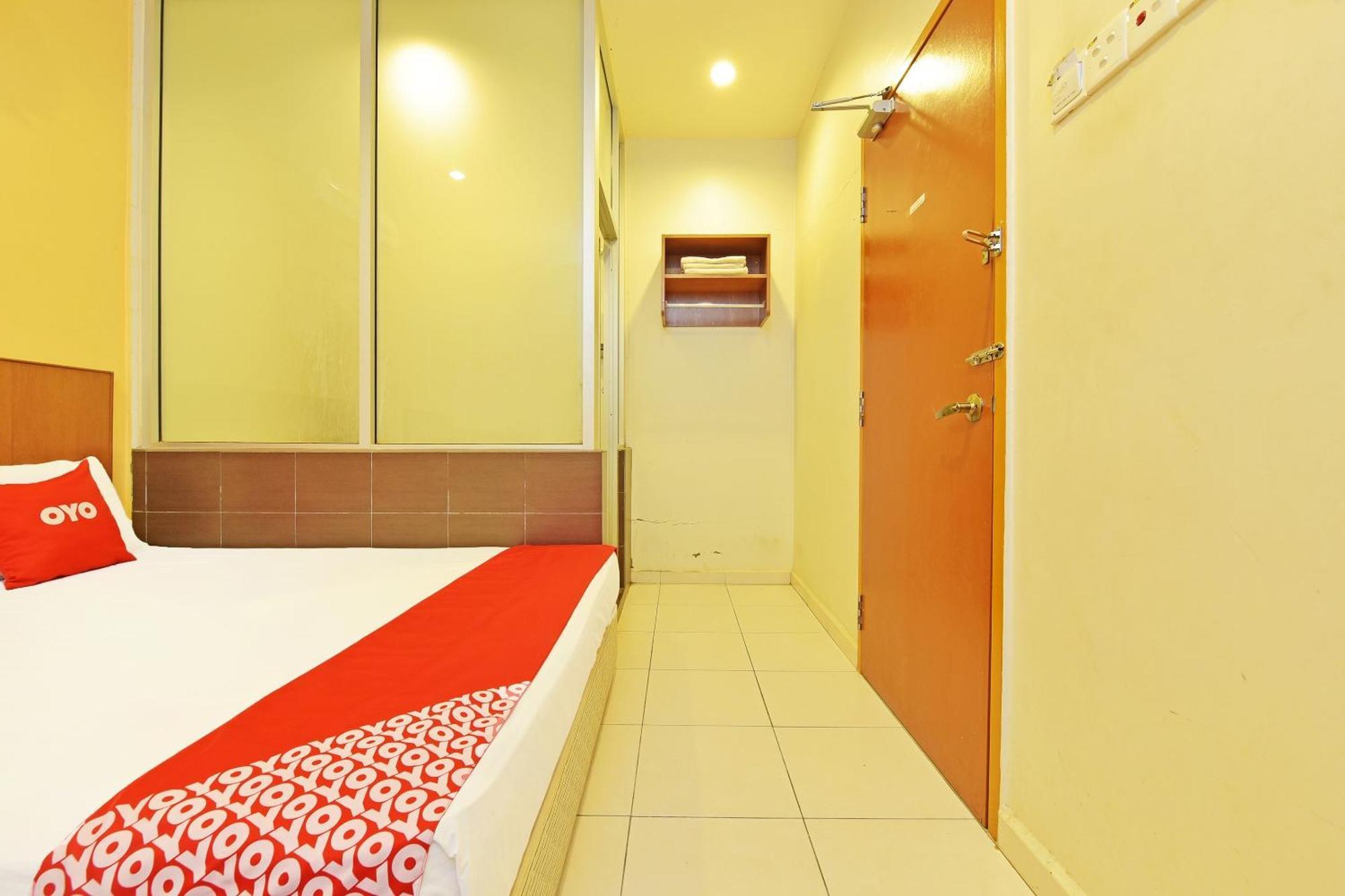 Oyo 582 Hotel Walk Inn Kampong Pasir Puteh  Eksteriør bilde