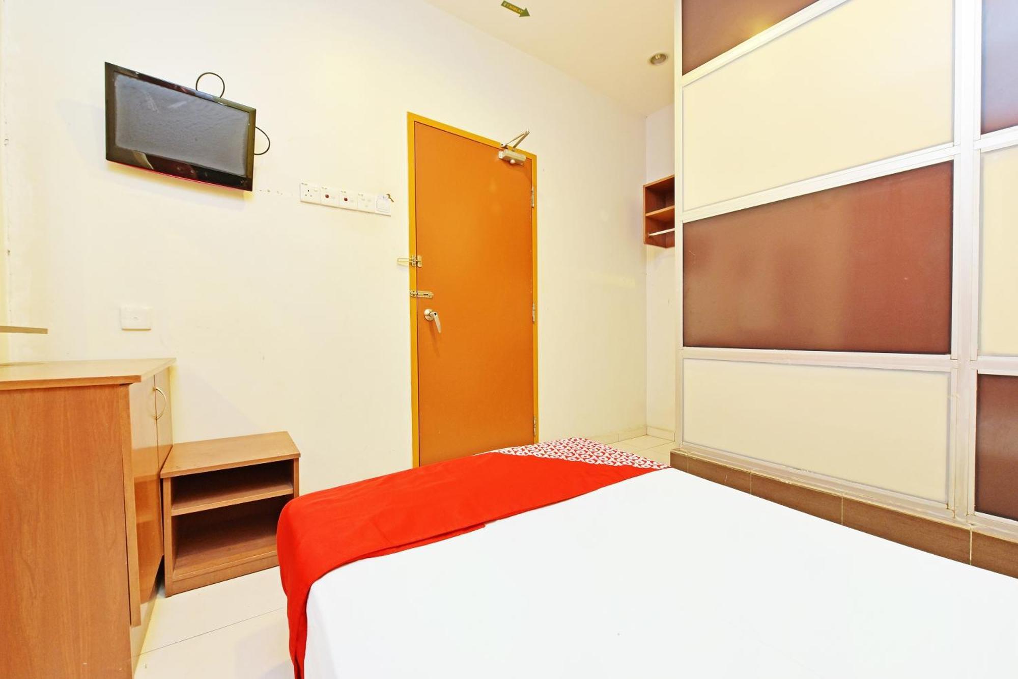 Oyo 582 Hotel Walk Inn Kampong Pasir Puteh  Eksteriør bilde