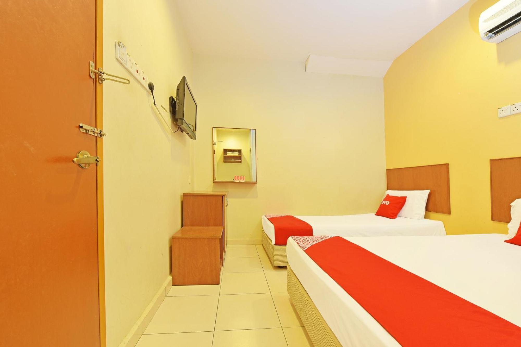 Oyo 582 Hotel Walk Inn Kampong Pasir Puteh  Eksteriør bilde