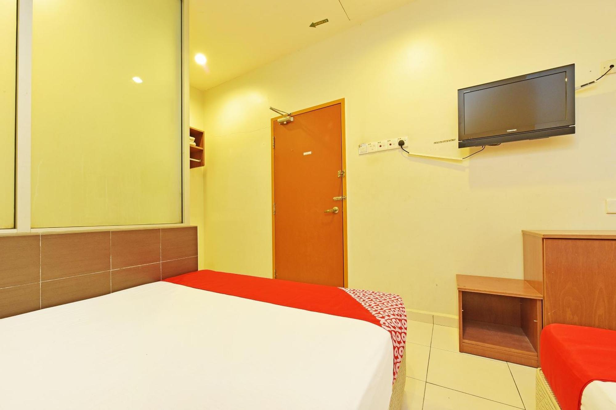 Oyo 582 Hotel Walk Inn Kampong Pasir Puteh  Eksteriør bilde